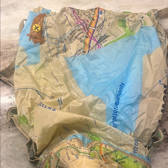 Map Print Drawstring Backpack of the NYC subway - Picture 3 of 6